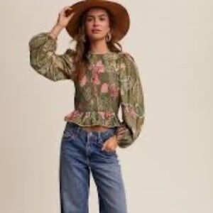 Listicle Green Floral Print Smocked Puff Sleeve Top NWOT Sz M‎
